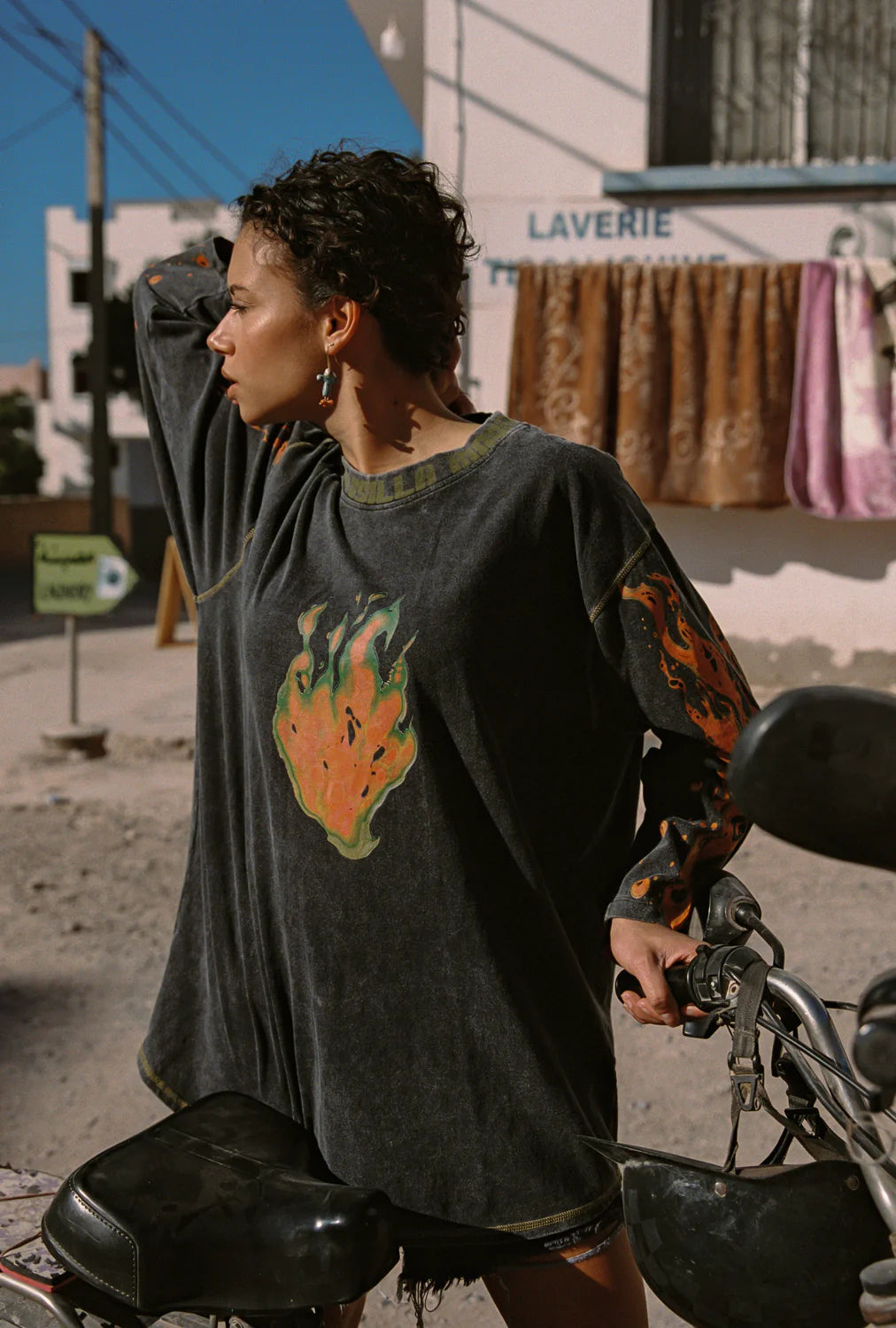 KINGA CSILLA FLAMING TOMMY TEE